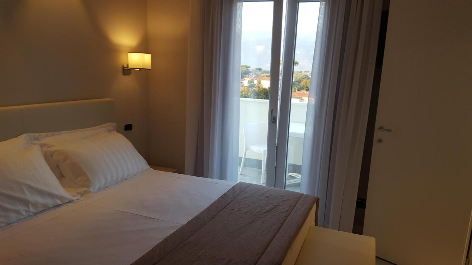 Hotel Villa Barsanti Пьетразанта Экстерьер фото