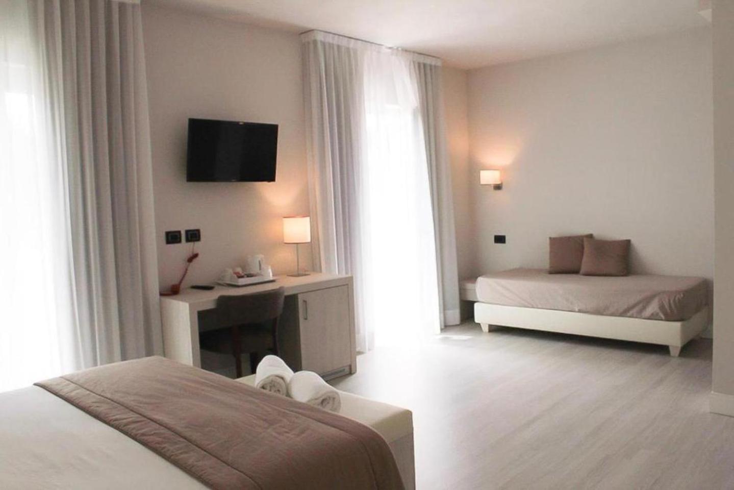 Hotel Villa Barsanti Пьетразанта Экстерьер фото