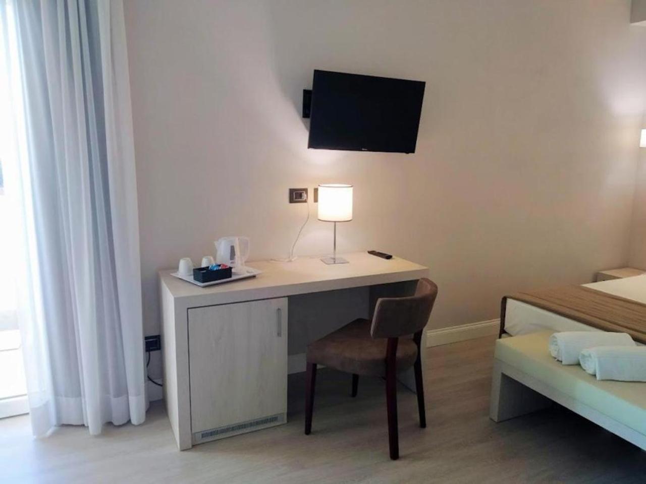 Hotel Villa Barsanti Пьетразанта Экстерьер фото